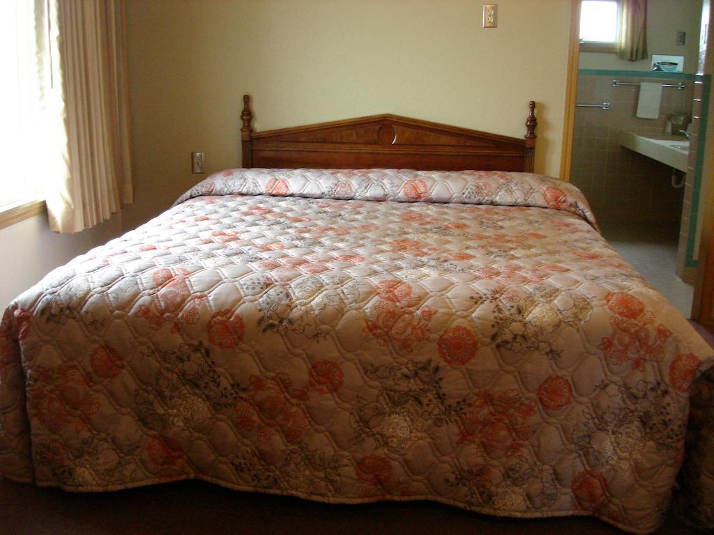 Nevada Inn Room photo