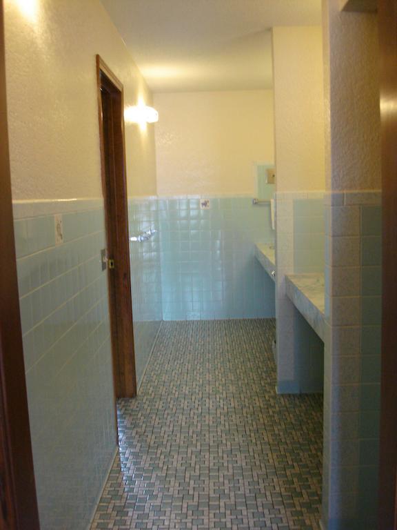 Nevada Inn Room photo