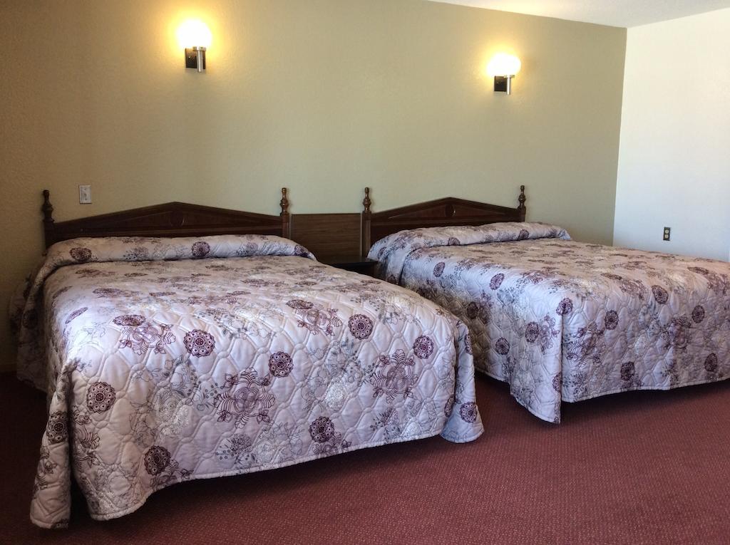 Nevada Inn Room photo